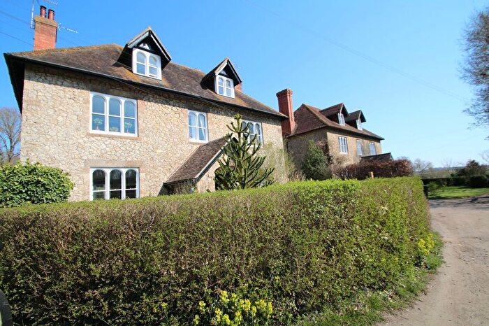 2 Bedroom Flat For Sale In The Grove, Pluckley, TN27