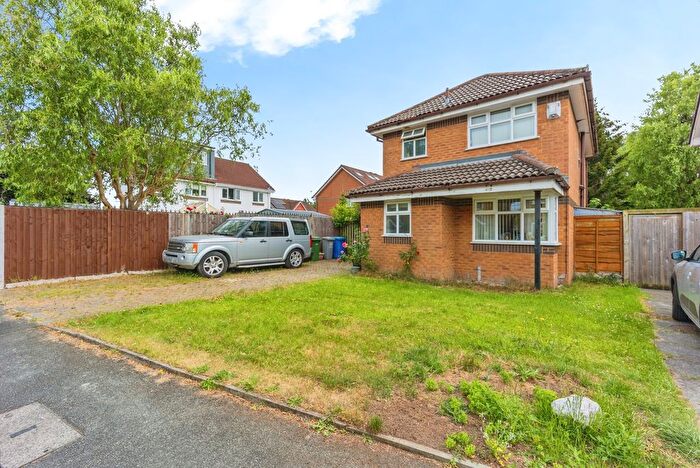 3 Bedroom Detached House For Sale In Warslow Drive, Sale, Greater Manchester, M33
