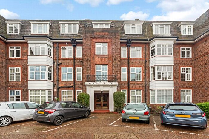 2 Bedroom Apartment For Sale In Rutland Court, Denmark Hill, SE5