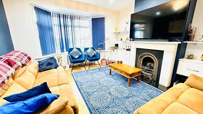 4 Bedroom Detached House To Rent In Barrow Avenue, Carshalton, Greater London, SM5