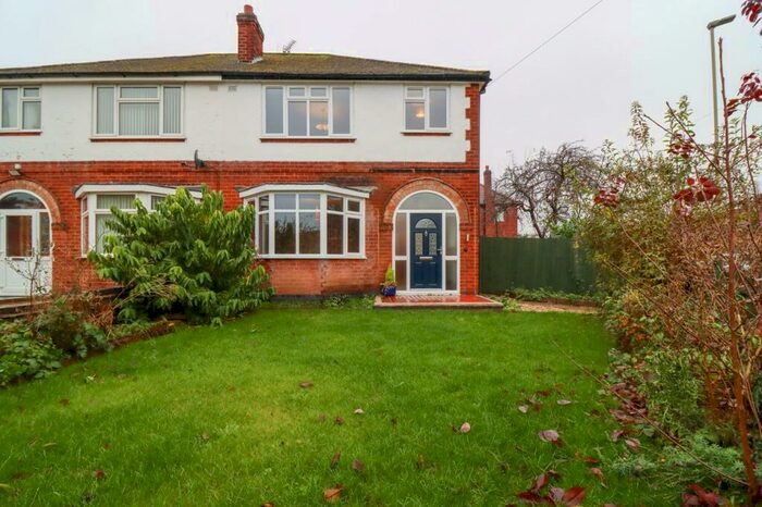 3 Bedroom Semi-Detached House To Rent In Meadvale Road, Leicester, LE2