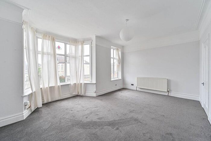 2 Bedroom Flat For Sale In Muirkirk Road, Catford, London, SE6