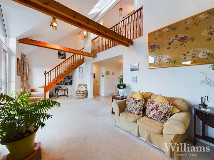 3 Bedroom Duplex For Sale In Croft Road, Thame, OX9