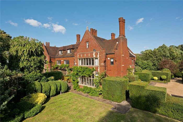 5 Bedroom Detached House To Rent In Holland Hill, Old Avenue, Weybridge, Surrey, KT13