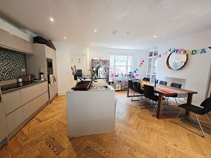 6 Bedroom Terraced House To Rent In Beacon Hill, London, N7