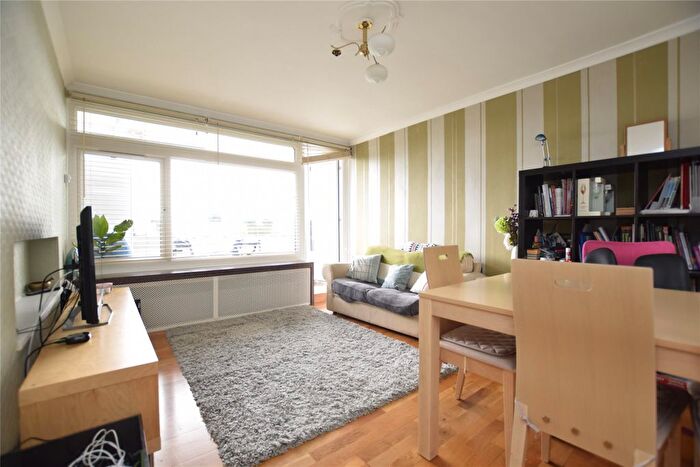 1 Bedroom Property To Rent In Allenford House, Tunworth Crescent, SW15