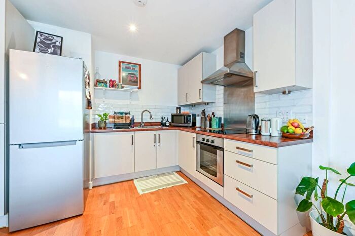 2 Bedroom Flat To Rent In Holloway Road, Holloway, London, N7