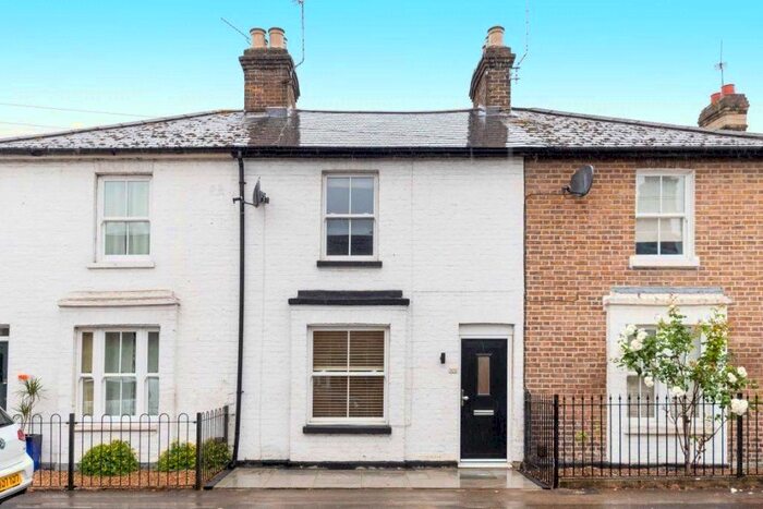 2 Bedroom Terraced House To Rent In Risborough Road, Maidenhead, Berkshire, SL6