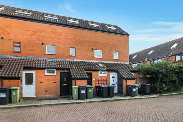 1 Bedroom Property For Sale In North Twelfth Street, Milton Keynes, MK9