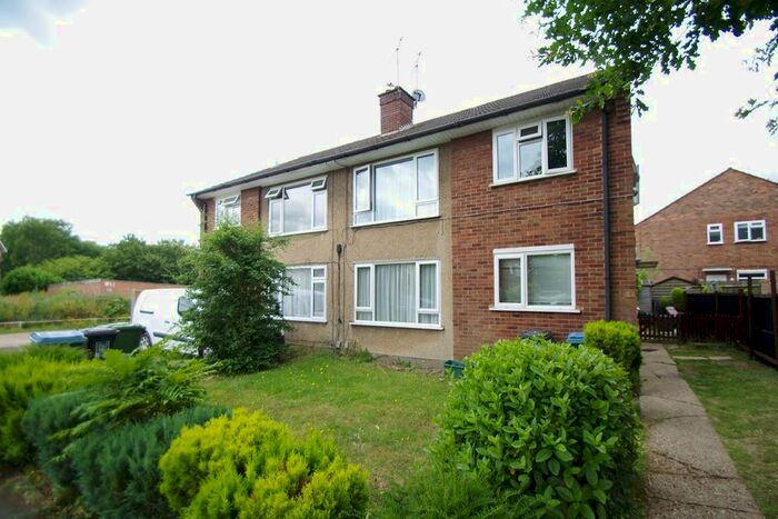 2 Bedroom Flat To Rent In Lych Gate, Watford, WD25