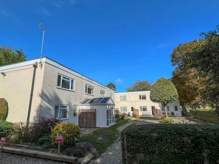 1 Bedroom Apartment To Rent In Mongewell Court, Mongewell, OX10