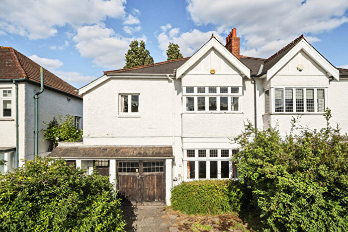 4 Bedroom Semi-Detached House For Sale In Weigall Road, Lee, SE12