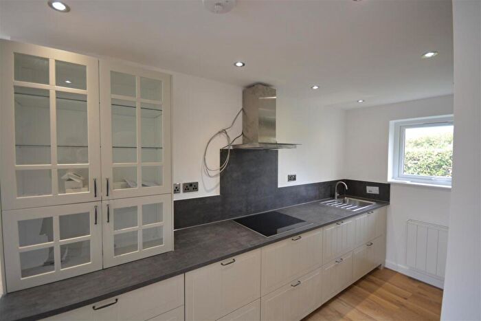 2 Bedroom Apartment To Rent In Balquhain Close, Ashtead, Surrey, KT21