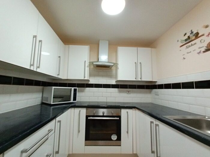 2 Bedroom Flat To Rent In Hallgate, Wigan, WN1