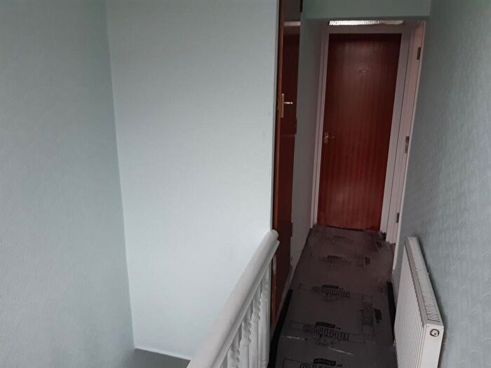 3 Bedroom Terraced House For Sale In Hatfield Road, Bradford, BD2