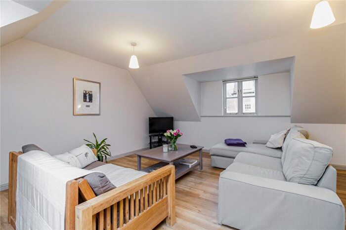 2 Bedroom Apartment To Rent In St Thomas Street, Oxford, OX1
