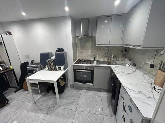 Studio To Rent In Kilburn High Road Hampstead, London, NW6