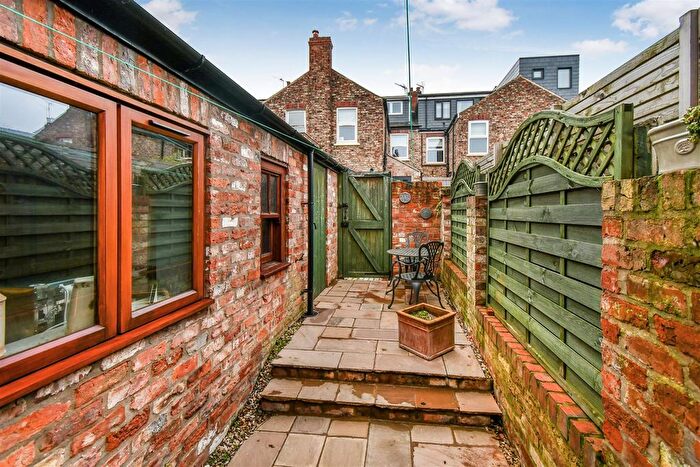 4 Bedroom Terraced House For Sale In Cameron Grove, Off Bishopthorpe Road, YO23