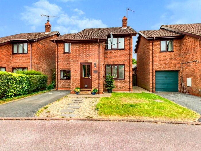 3 Bedroom Detached House For Sale In Southfield Close, Wetwang, Driffield, YO25