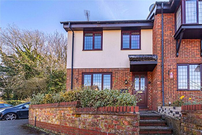 3 Bedroom End Of Terrace House For Sale In Hunters Oak, Hunter Oak, Hemel Hempstead, Hertfordshire, HP2