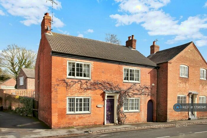 3 Bedroom Detached House To Rent In Far Street, Loughborough, LE12