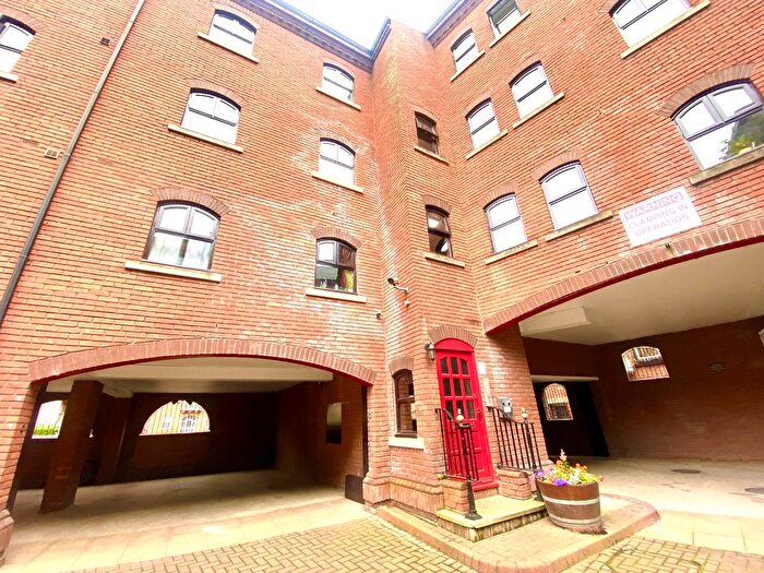 2 Bedroom Flat To Rent In Riverside Court, Leeds, LS1