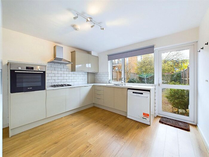 3 Bedroom Detached House To Rent In North Place, Teddington, TW11