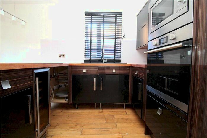 1 Bedroom Flat To Rent In Goodhew Road, Croydon, CR0