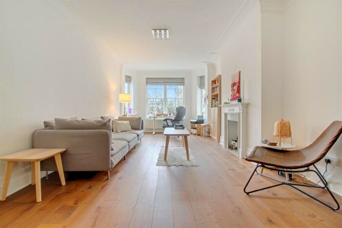 2 Bedroom Flat To Rent In Grove End Road, St Johns Wood, NW8