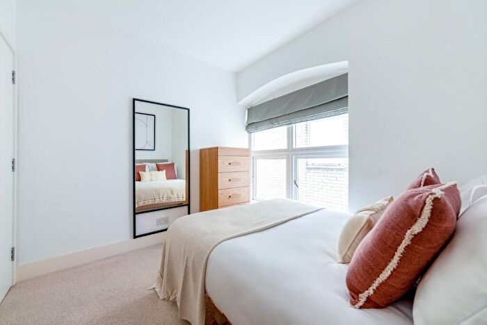 2 Bedroom Apartment To Rent In Northburgh Street, London, EC1V