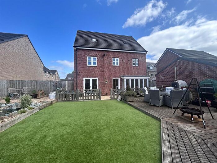 5 Bedroom Detached House For Sale In Amos Drive, Pocklington, York, YO42