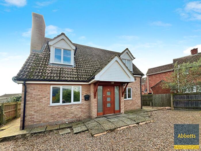 3 Bedroom Semi-Detached House To Rent In The Street, Beck Row, IP28