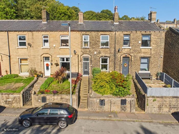 3 Bedroom Terraced House For Sale In Longwood Gate, Huddersfield, HD3