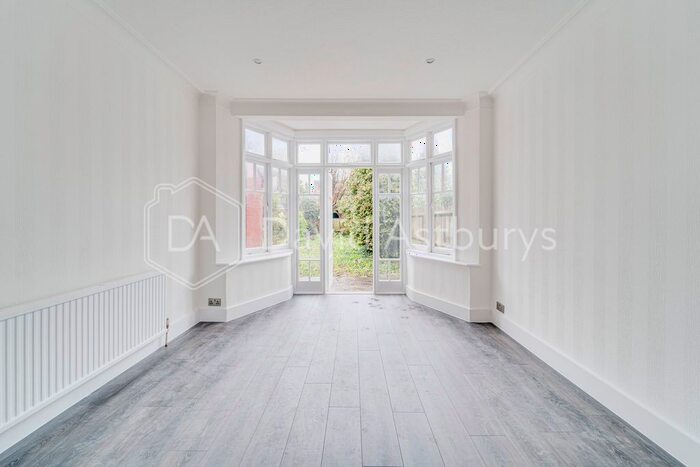 3 Bedroom Terraced House To Rent In Chase Way, Southgate, London, N14