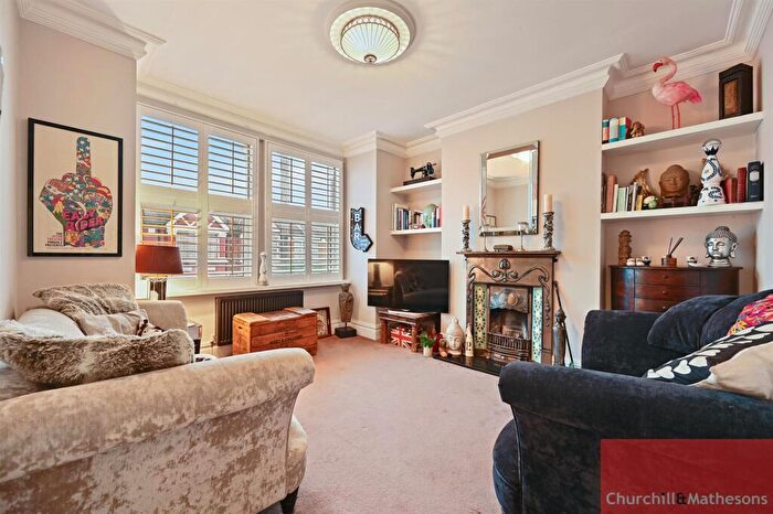 4 Bedroom Flat For Sale In Drayton Road, London, NW10