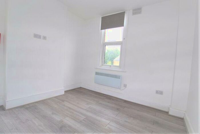 Flat To Rent In Topsfield Parade, Crouch End, N8