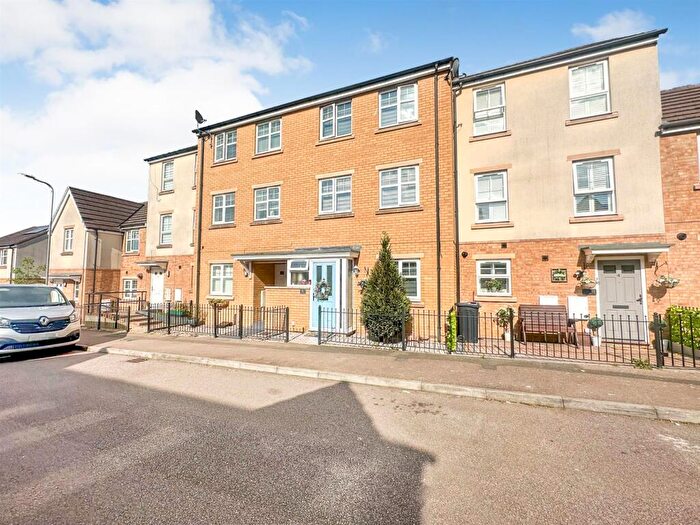 4 Bedroom Terraced House For Sale In Gunnell Road, Corby, NN18
