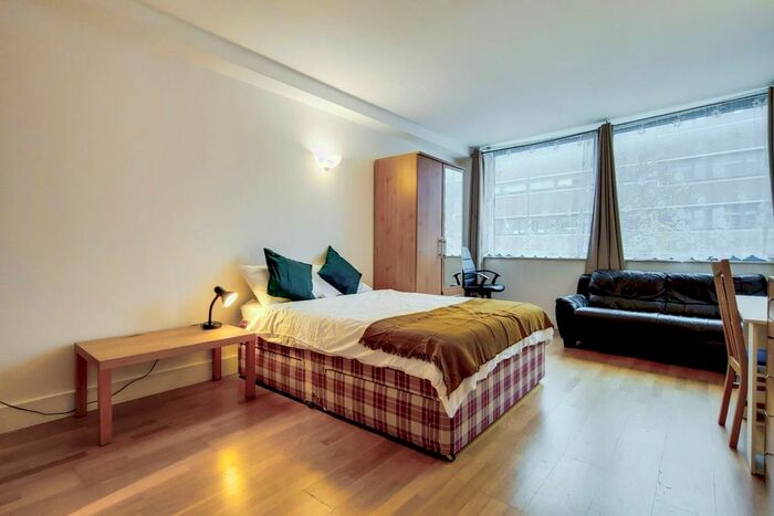 1 Bedroom Flat For Sale In Masons Yard, Clerkenwell, London, EC1V