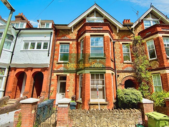 2 Bedroom Property To Rent In Dene Road, Guildford, GU1