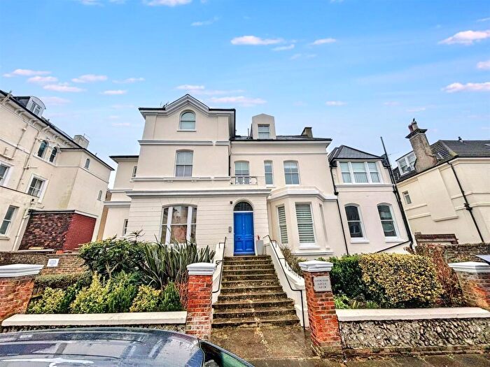 1 Bedroom Flat To Rent In Burlington Place, Seafront, Eastbourne, BN21