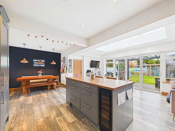 3 Bedroom Detached House For Sale In Gunners Road, Southend-On-Sea, SS3