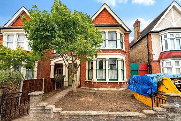 6 Bedroom Semi-detached House For Sale In Arran Road, London, SE6