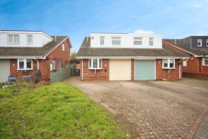 3 Bedroom Semi Detached House For Sale In Kingscote Close, Redditch, B98