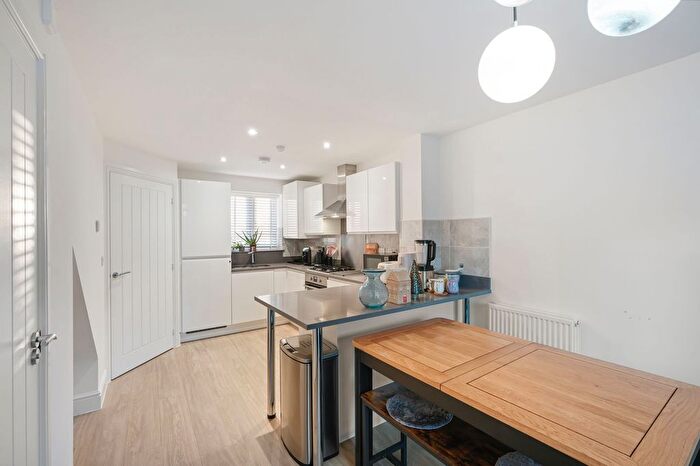 3 Bedroom End Of Terrace House For Sale In Handford Crescent, Shirley, B90