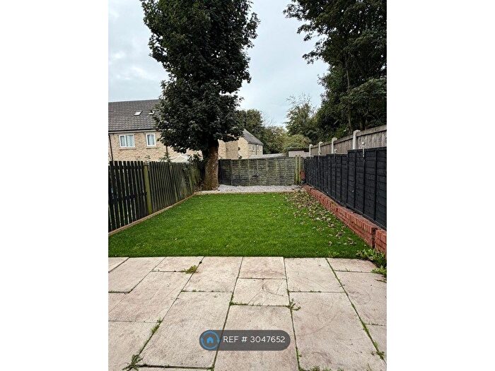 3 Bedroom Terraced House To Rent In Dene Road, Bradford, BD6