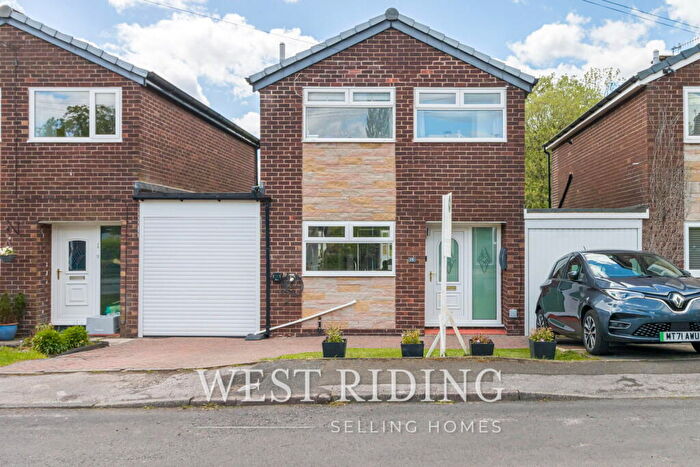 3 Bedroom Detached House For Sale In Hollin Crescent, Greenfield, Saddleworth, OL3