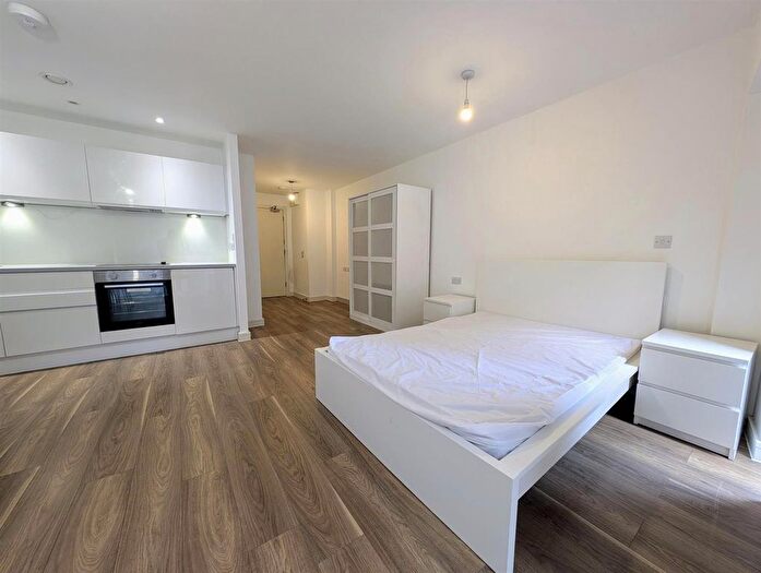 Studio To Rent In Wolstenholme Square, City Centre, L1