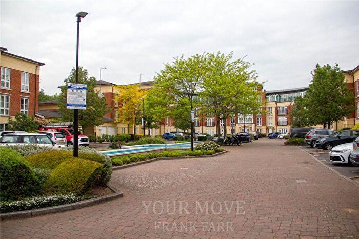 3 Bedroom Flat For Sale In Trevelyan Court, Windsor, Berkshire, SL4