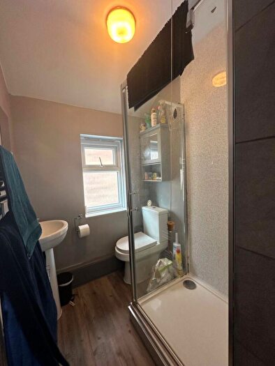 4 Bedroom House Of Multiple Occupation To Rent In Allington Avenue, Nottingham, NG7