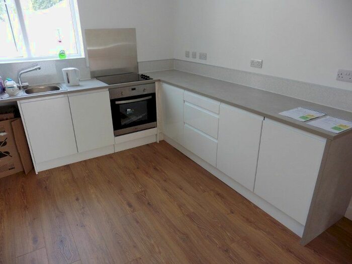 1 Bedroom Flat To Rent In Tower Road, Paignton TQ3